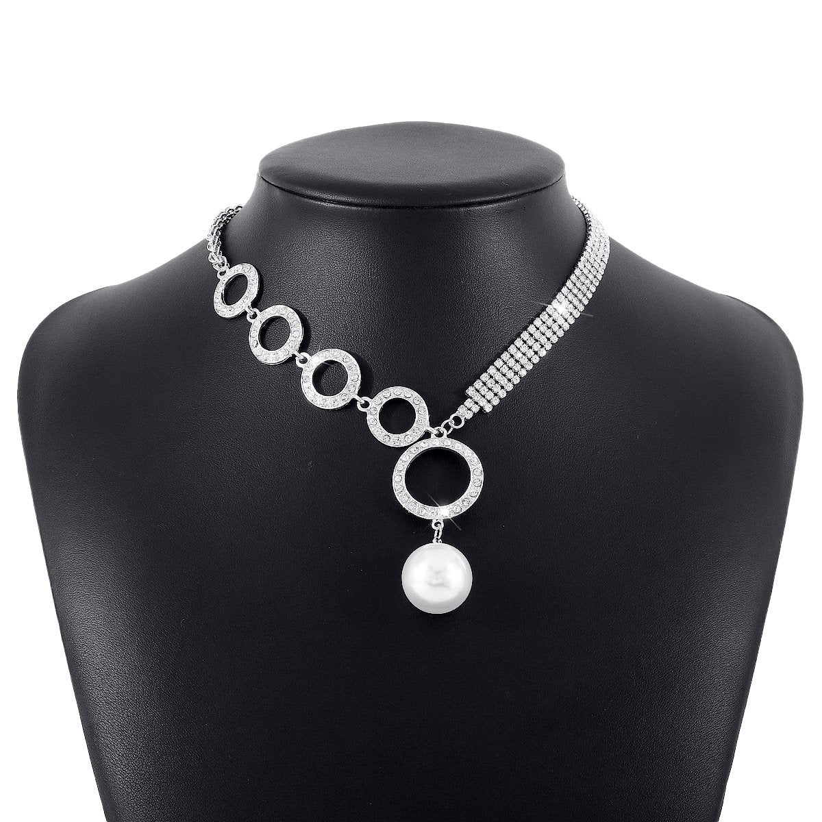N1597 Light luxury niche fashion collarbone necklace imitation pearl circle claw chain full of diamond personality necklace