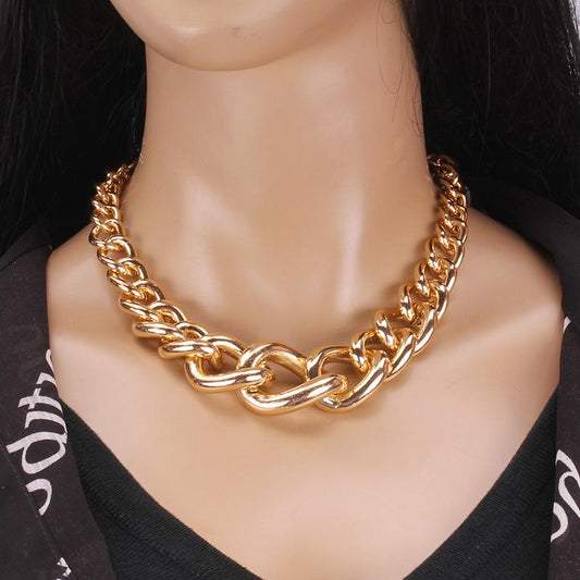 Jewelry Simple Fashion Exaggerated Metal Short Necklace Hand Connected Versatile Necklace Clavicle Chain