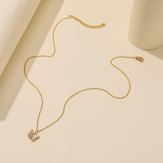 Ins niche three-dimensional butterfly pendant fashion titanium steel chain gold-plated collarbone necklace temperament necklace
