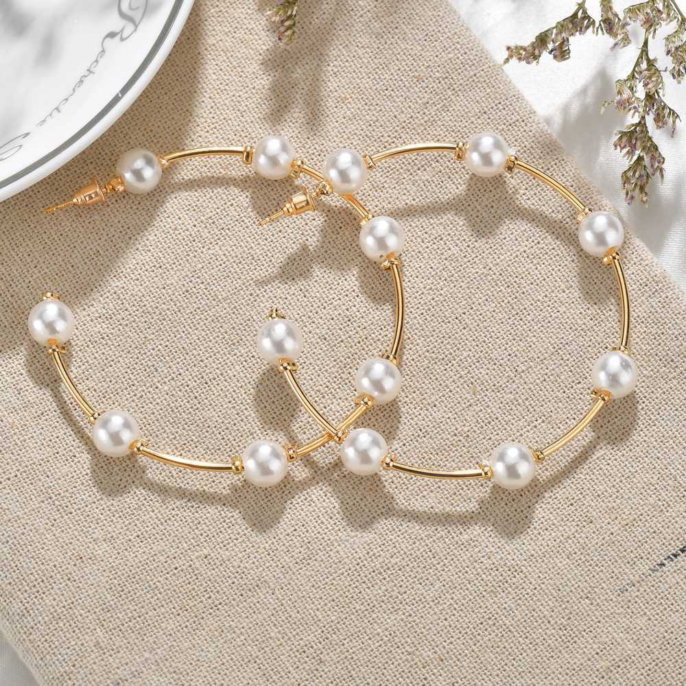 Big circle earrings creative retro minimalist exaggerated personality winding faux pearl earrings