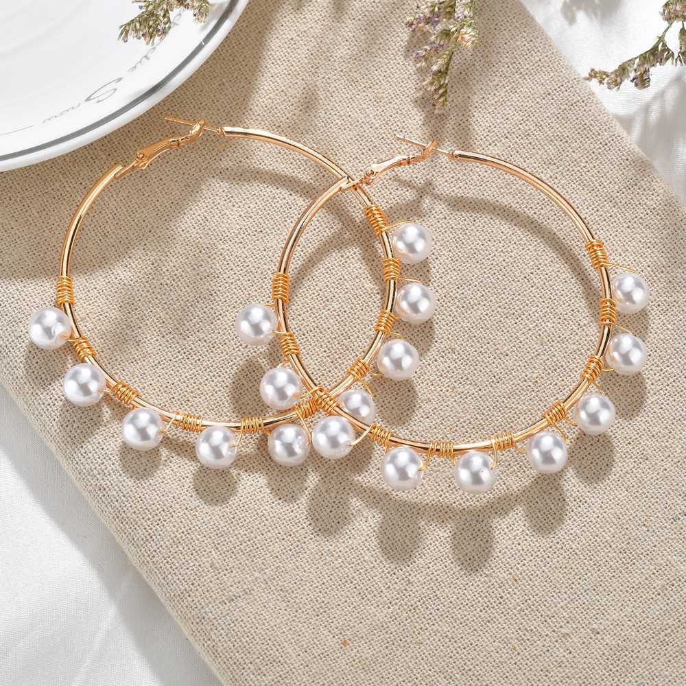 Big circle earrings creative retro minimalist exaggerated personality winding faux pearl earrings