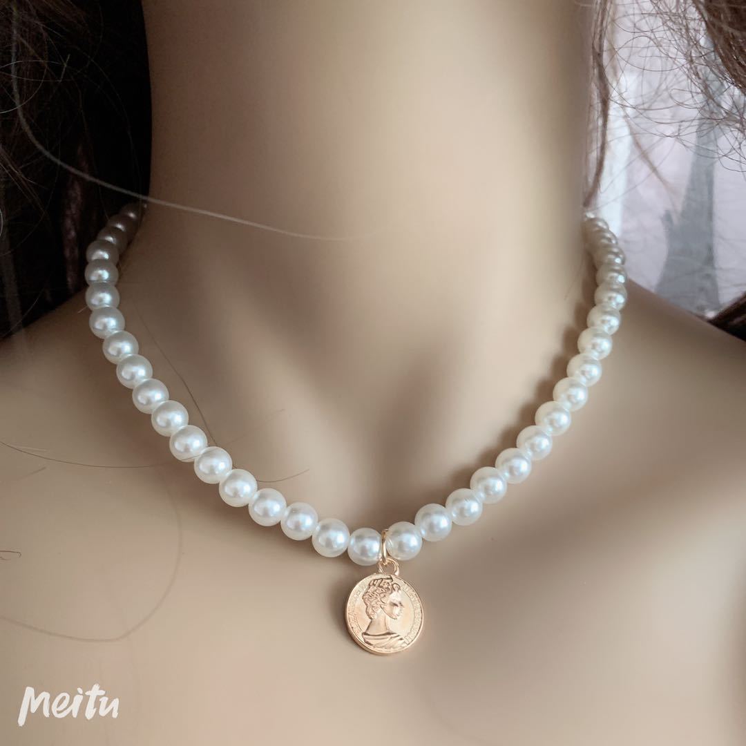 Jewelry Retro Scallop Lock Shaped Bead Necklace Temperament Simple Geometric Pearl Shell Necklace Female