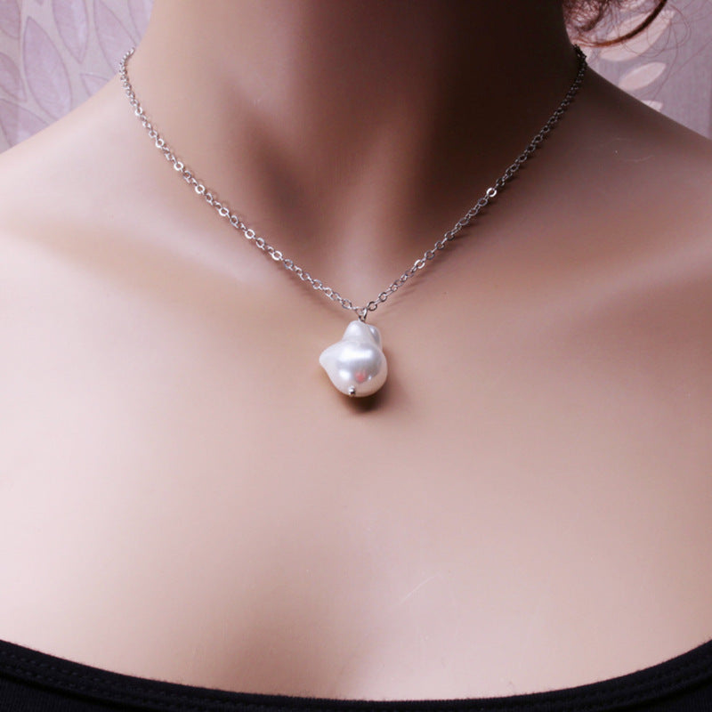 Jewelry Temperament Special-shaped Pearl Necklace Women's Retro Baroque Alloy Portrait Square Card Necklace