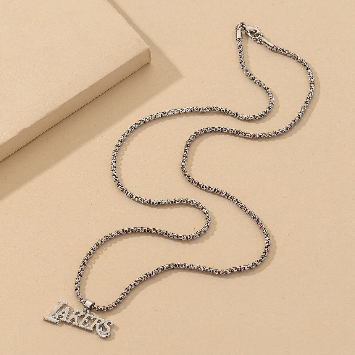 Black Mamba Kobe Bryant NBA Lakers logo LAKERS No. 24 commemorative pendant necklace male