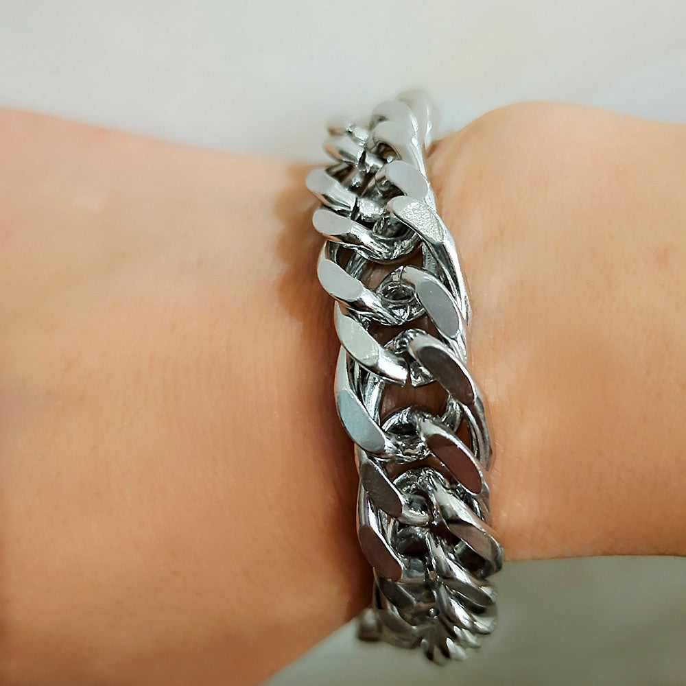 Simple multi-layer alloy necklace fashion street shooting twist chain mix and match double-layer short chain clavicle chain female