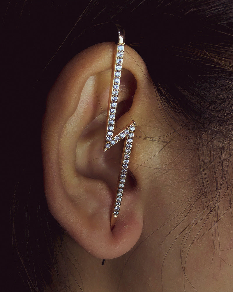 Cold inlaid diamond ear hanging personality simple piercing ear needle female lightning leaf auricle slash earrings