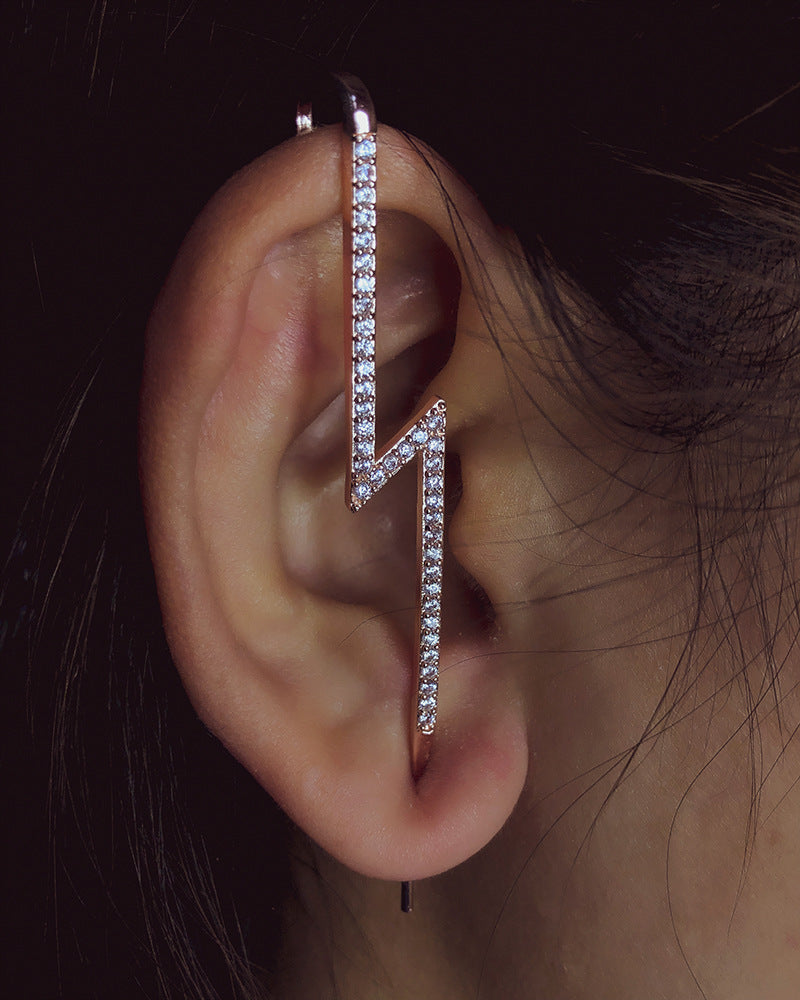 Cold inlaid diamond ear hanging personality simple piercing ear needle female lightning leaf auricle slash earrings