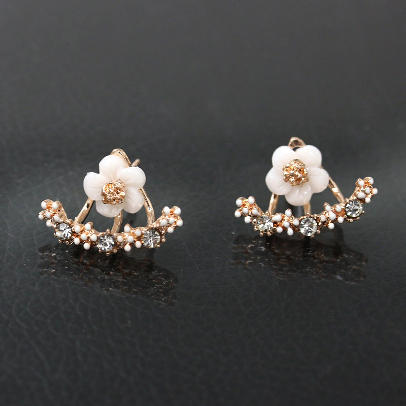 Fashion small daisy flower stud earrings chrysanthemum earrings market 2 yuan earrings