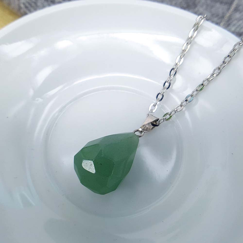 Multi-faceted Natural Stone Drop Shape Pendant Necklace Personality Clavicle Chain Necklace Versatile Clothing Accessories