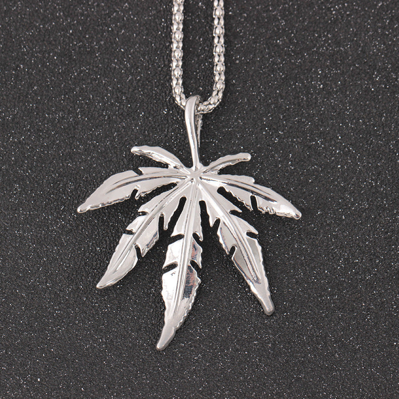 Fashion Creative Maple Leaf Necklace Simple Sweet Leaf Clavicle Chain Jewelry