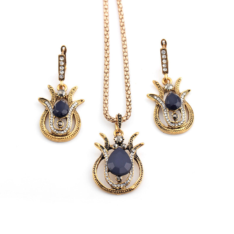 Fashion Vintage Alloy Diamond Necklace Drop Shaped Gemstone Earrings Three-Piece Set Jewelry