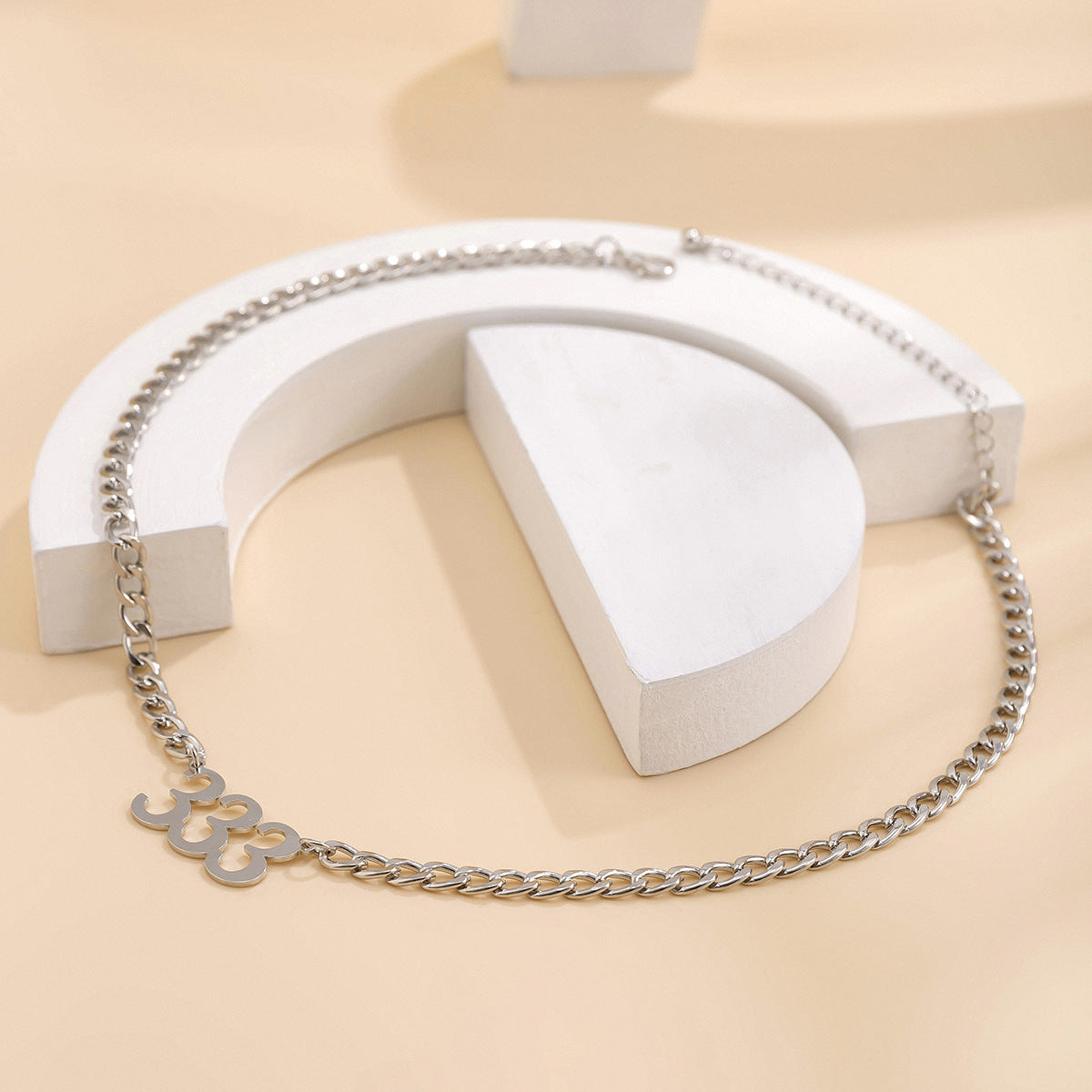 Simple and indifferent metal chain letter pendant hip-hop punk necklace female all-match niche clavicle chain