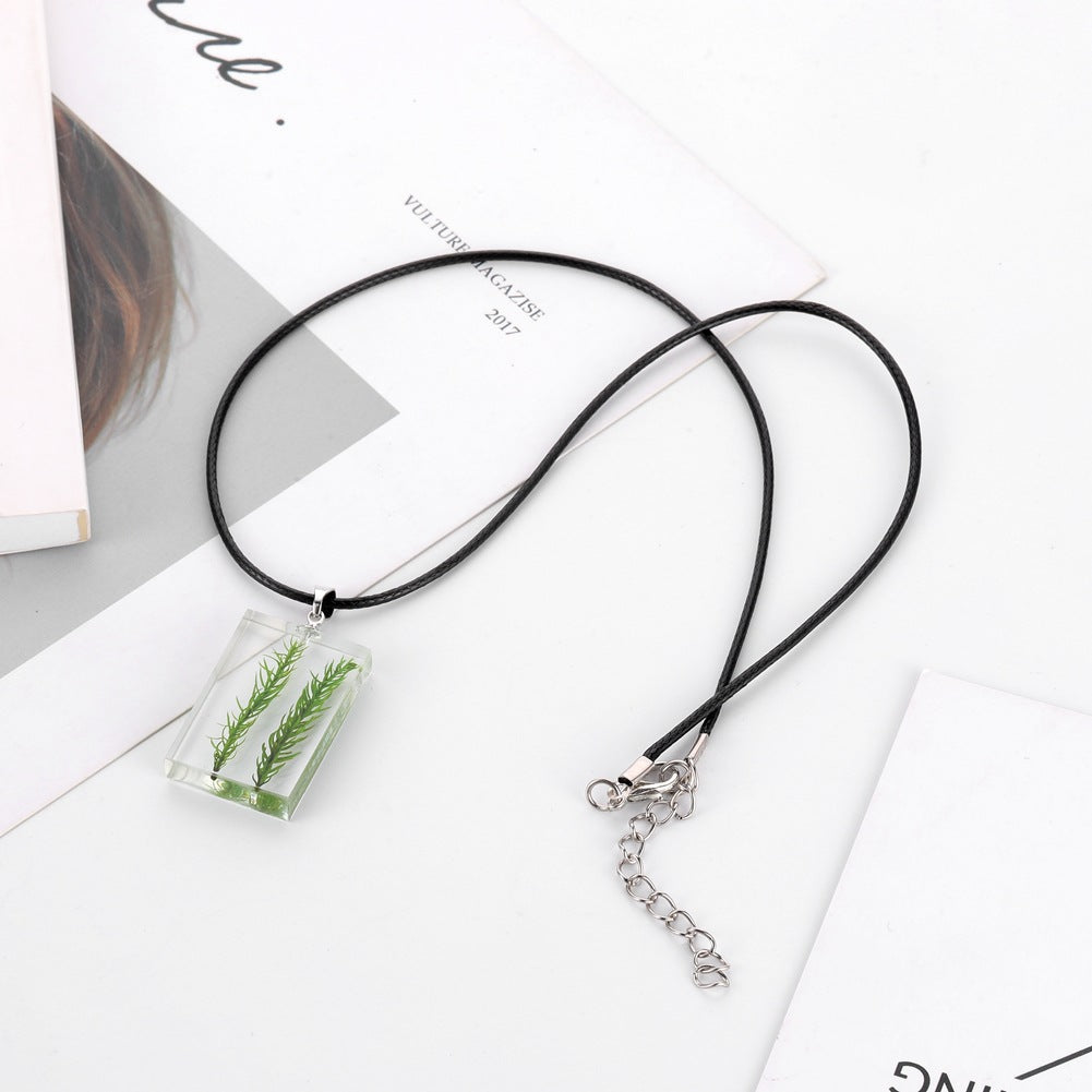 Fashion Simple Rectangle Resin Dried Flower Crystal Seagrass Necklace Necklace