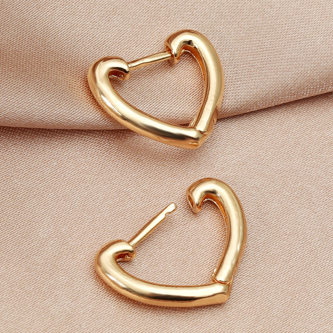 Retro Simple Geometric Earrings Metal Copper Heart Hollow Earrings Fashion Personality Trendy Earrings Earrings Women