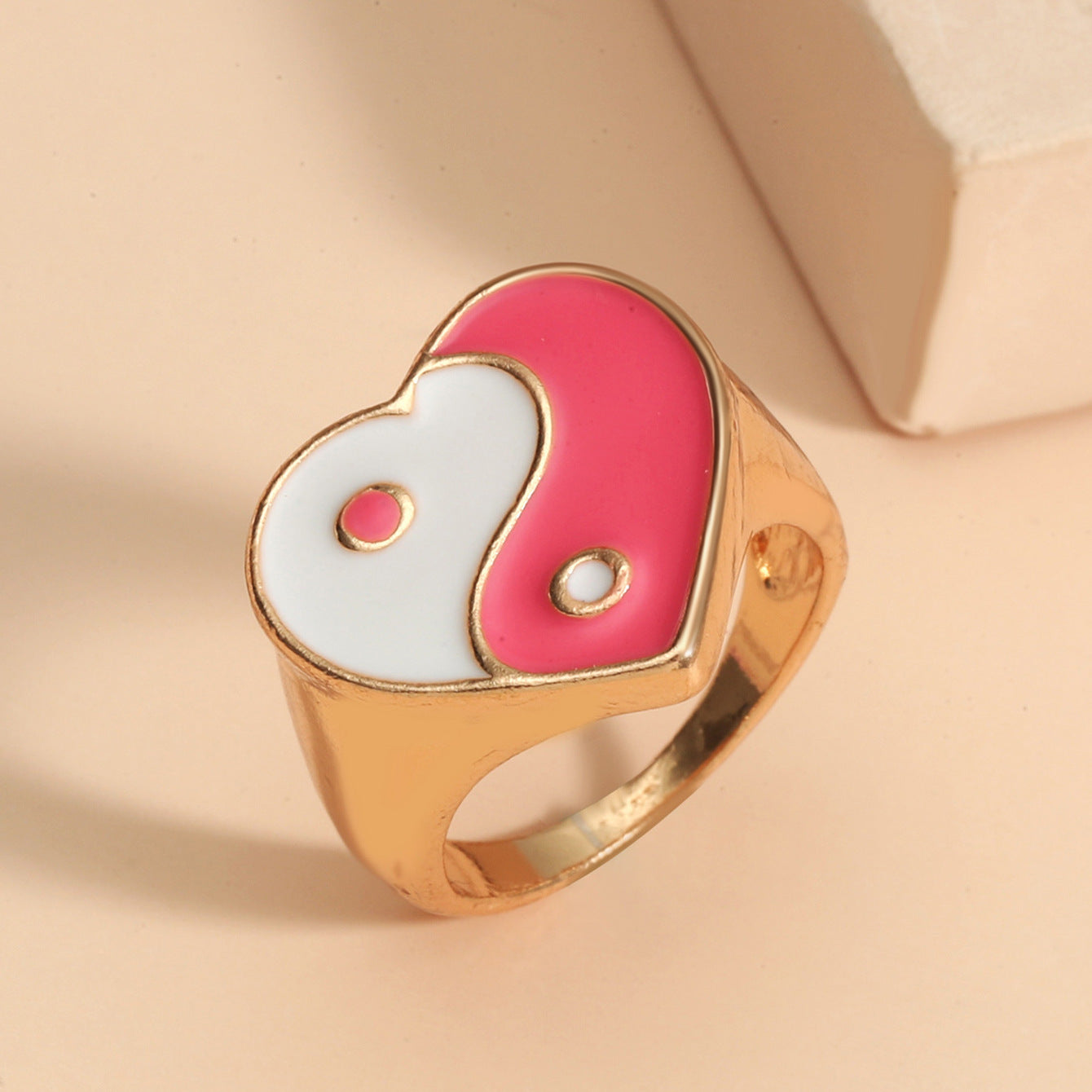 Ins same paragraph gossip love ring retro dripping oil yin and yang Tai Chi ring Internet celebrity personality index finger ring