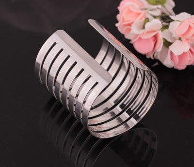 New Year Jewelry Fashion Exaggerated Irregular Hollow Graphic Metal Bracelet Bracelet