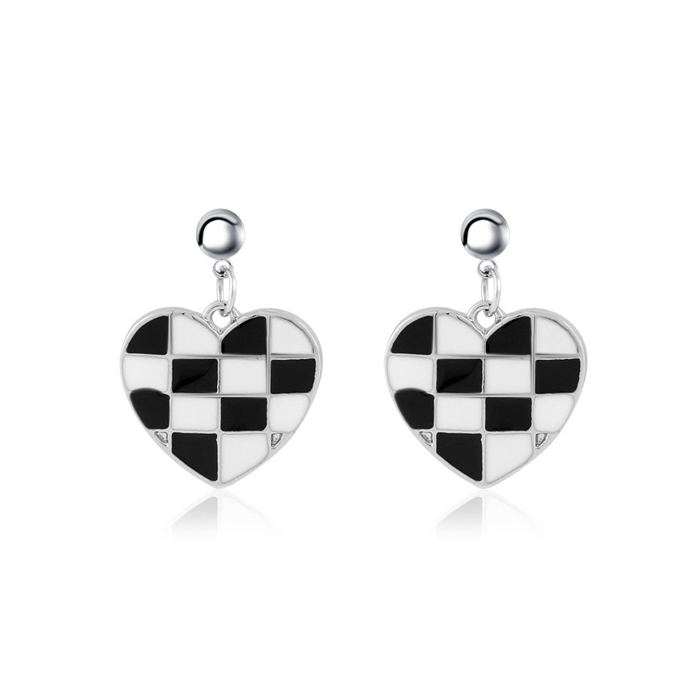 Drip oil black and white checkerboard love pendant necklace ins net red retro peach heart earrings personality accessories female