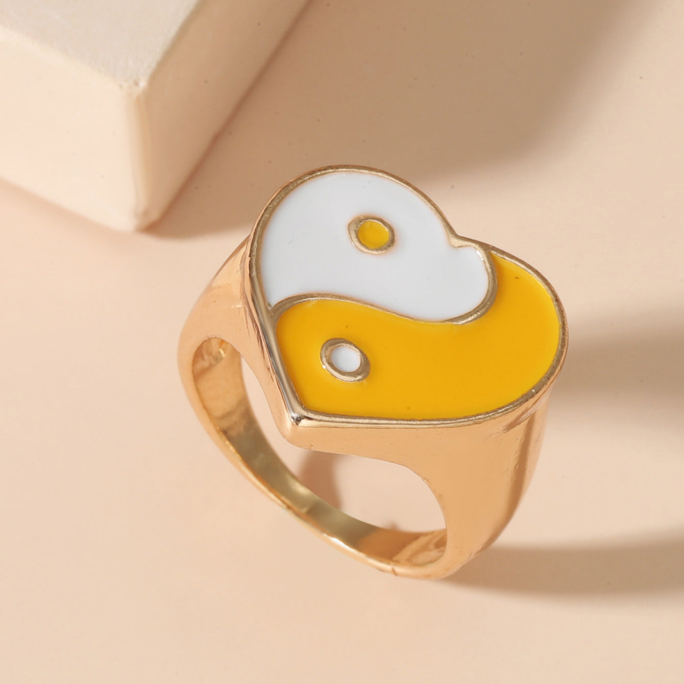 Ins same paragraph gossip love ring retro dripping oil yin and yang Tai Chi ring Internet celebrity personality index finger ring