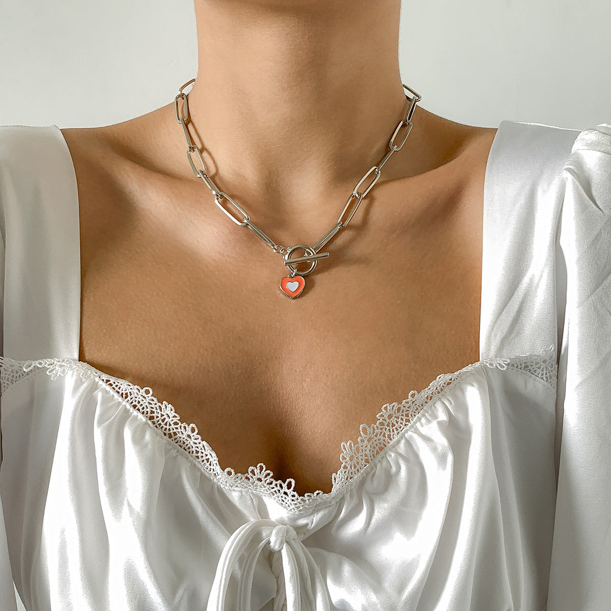 Jewelry hip-hop metal ot buckle chain collarbone necklace retro simple drop nectarine heart-shaped necklace
