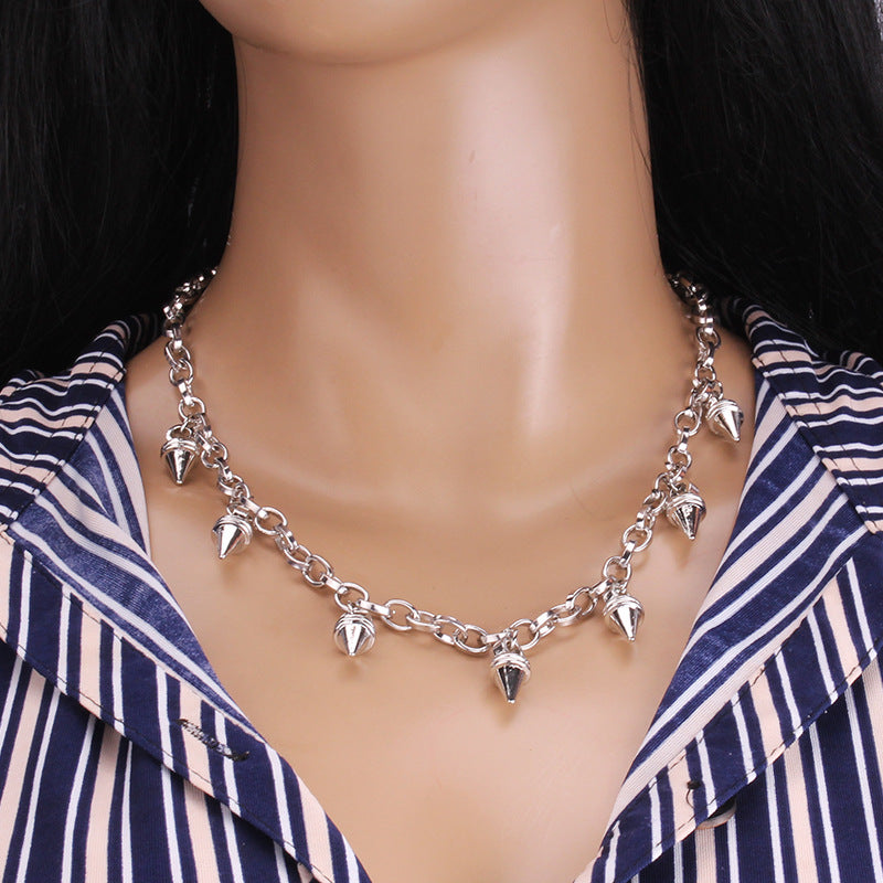 Tassel rivet necklace men's trendy street hip-hop summer women's cold necklace light luxury niche clavicle chain