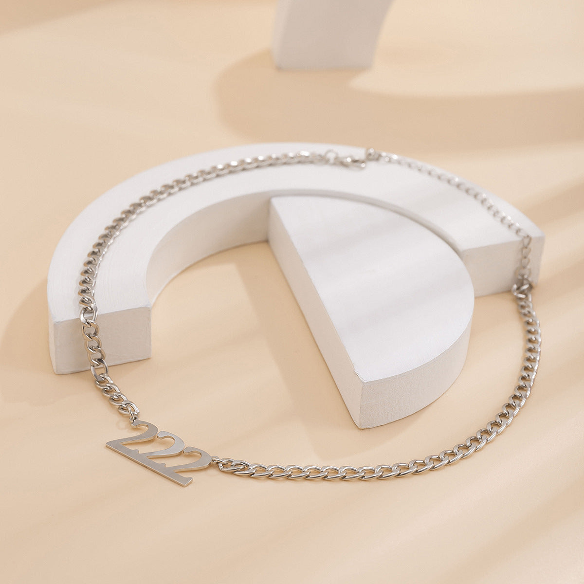 Simple and indifferent metal chain letter pendant hip-hop punk necklace female all-match niche clavicle chain