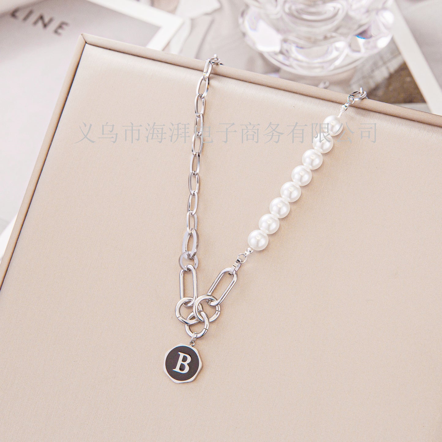 Light luxury letter pendant necklace Christmas sweater chain necklace temperament pearl B letter necklace