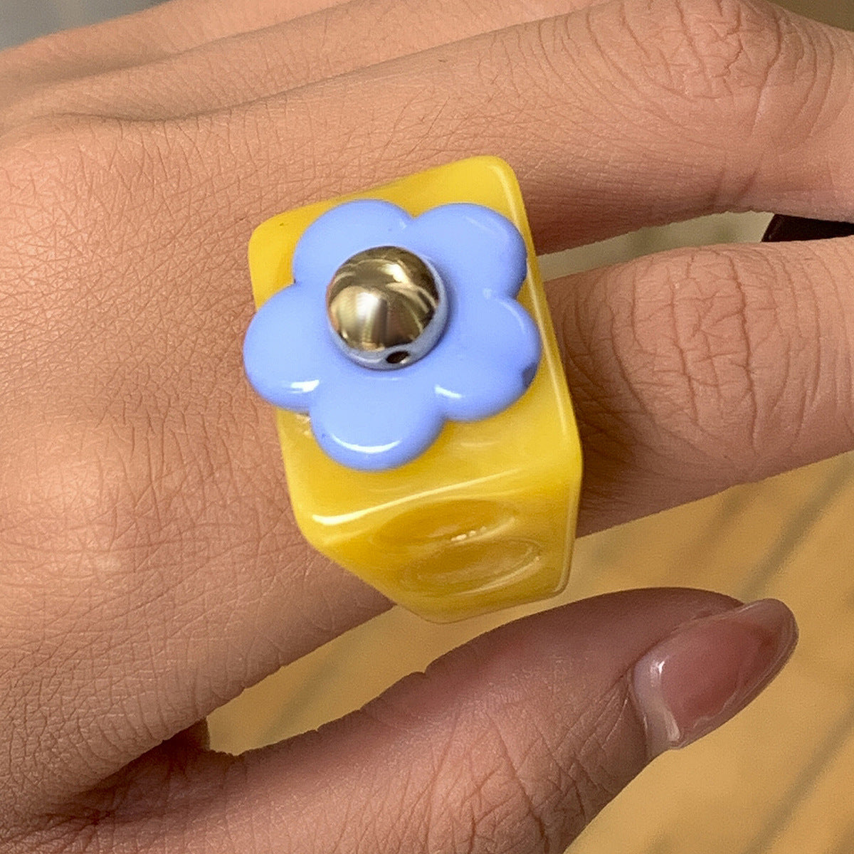 Trendy color acrylic flower ring female retro exaggerated geometric resin wide ring jewelry