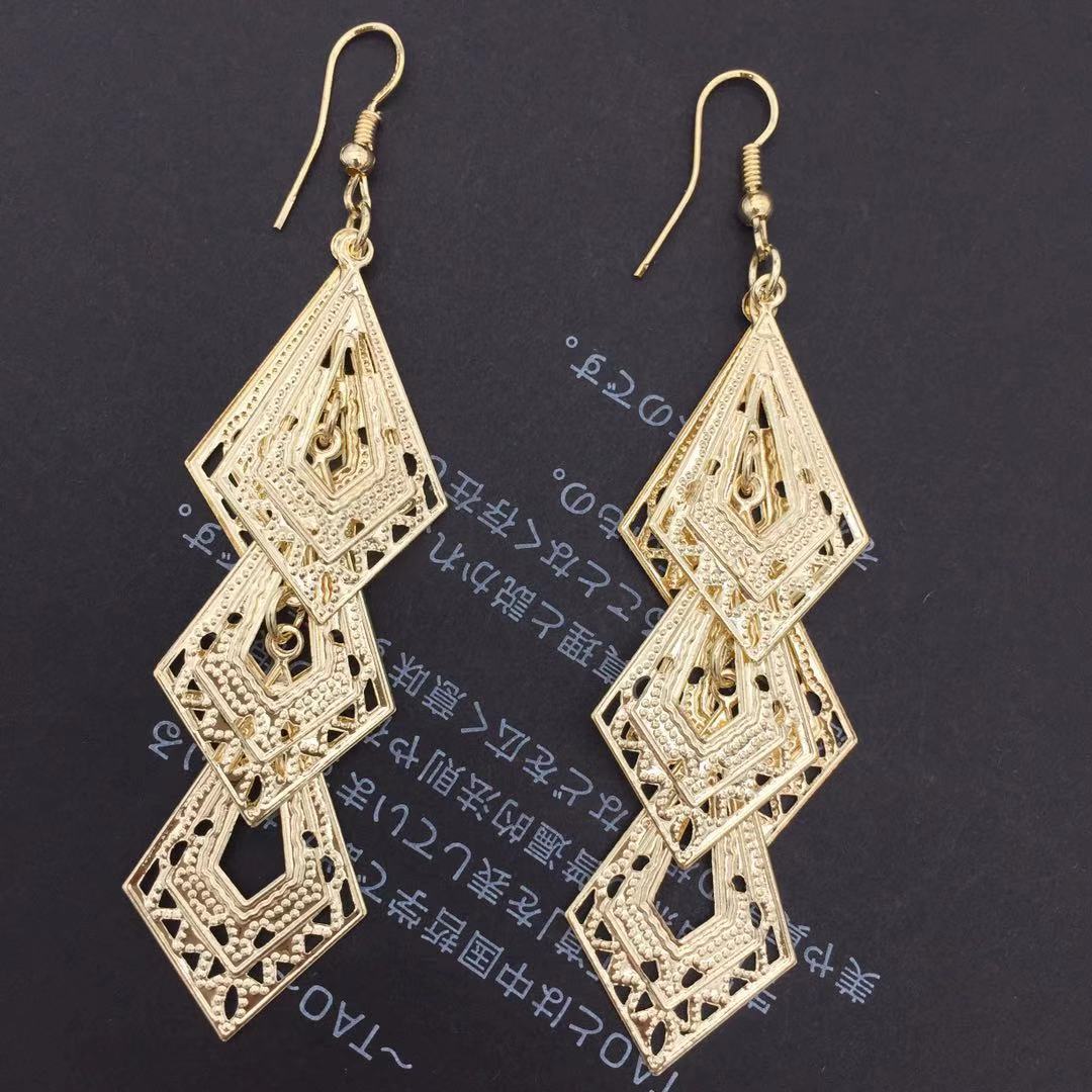 Indian baroque polygonal hollow string long earrings ladies local tyrant gold high cold earrings prom Christmas gift