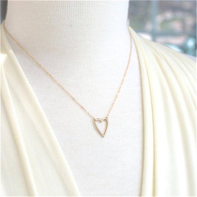Jewelry Simple Sexy Hollow Love Peach Heart Heart Shape Short Necklace Clavicle Chain Necklace Female