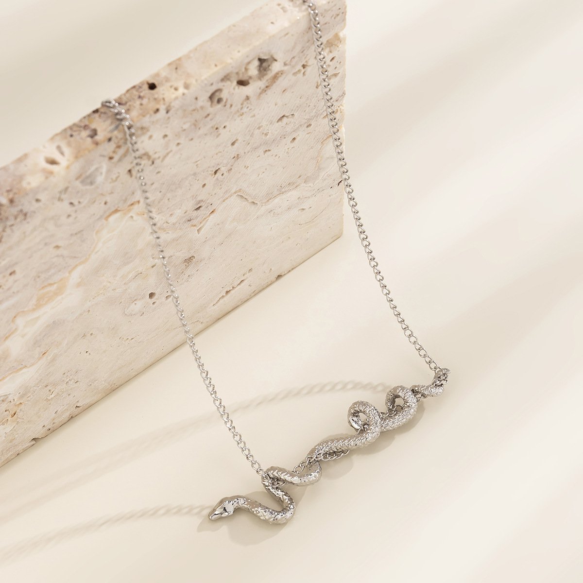 Jewelry Personality Niche Winding Snake Necklace Female Design Sense Metal Chain Clavicle Necklace