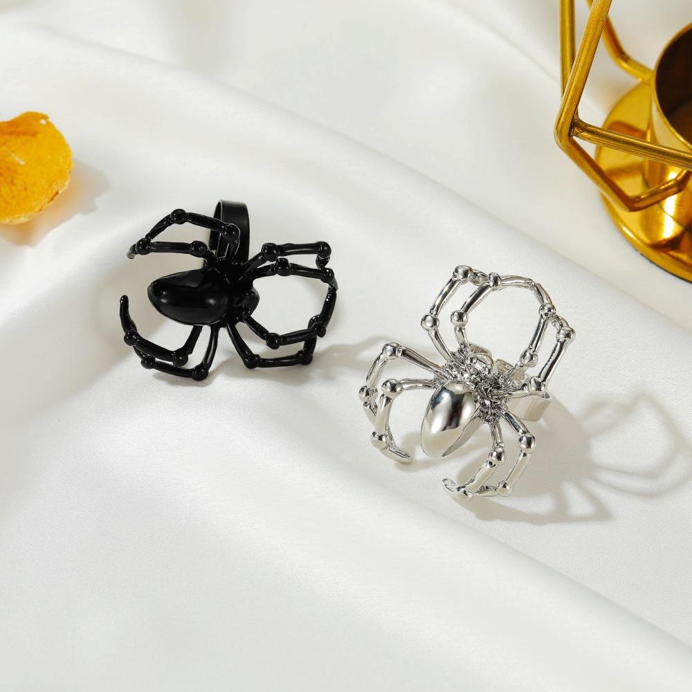 Simulation spider ring Halloween props ring ghost festival spoof tricky toy gothic jewelry