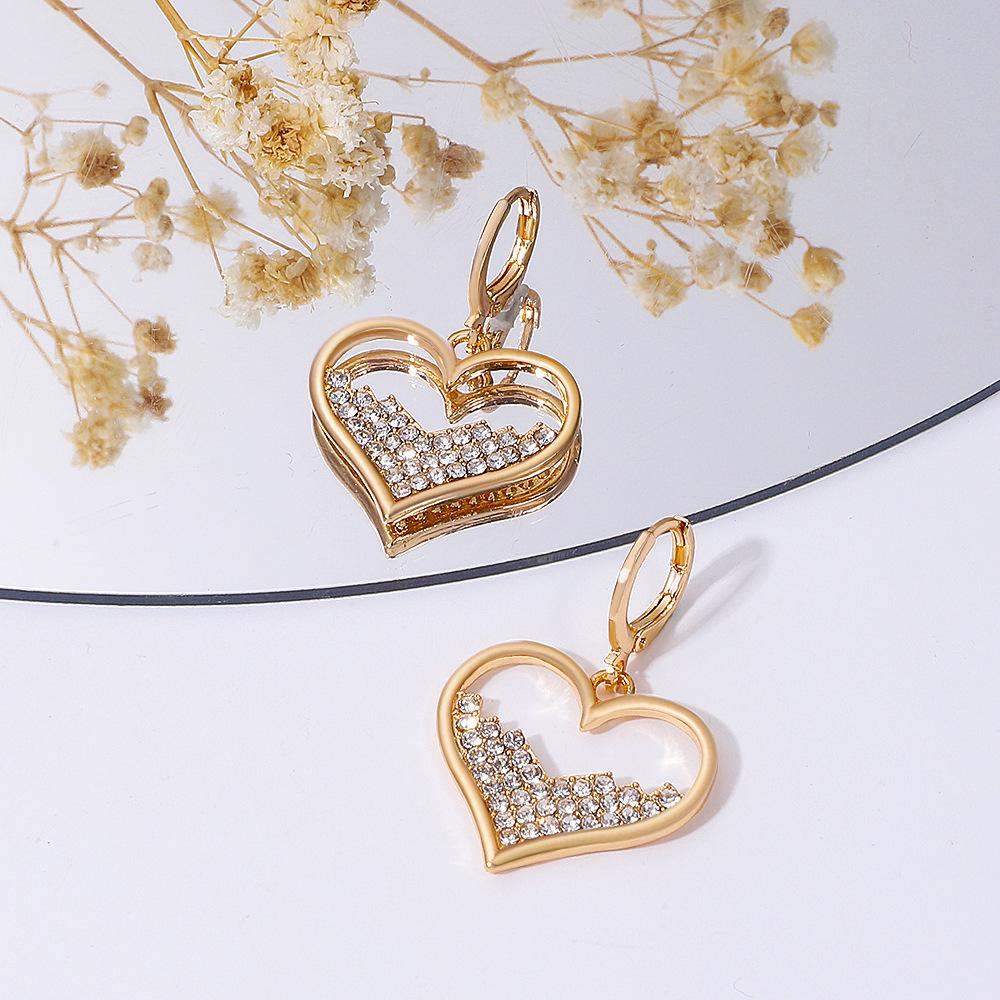 Ins diamond heart earrings female fashion temperament niche design hollow heart-shaped ear buckle net red earrings trend