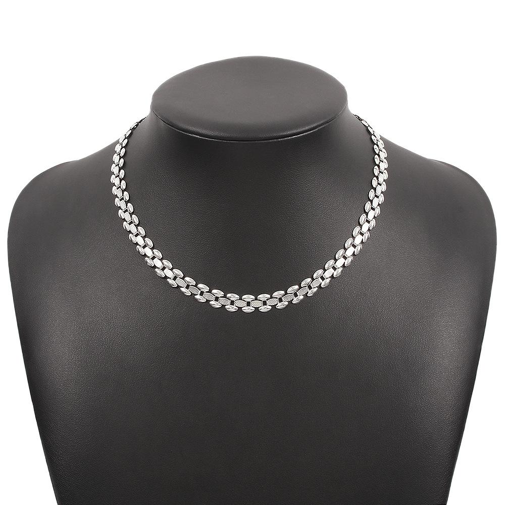 N9784 Ornament metal niche temperament single-layer necklace elegant literary fan geometric necklace female