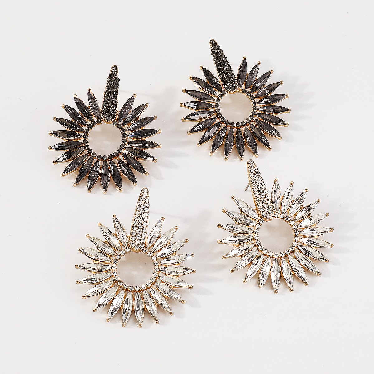 1617 Jewelry Exaggerated Diamond Temperament Circle Earrings Retro Sunflower Geometric Fashion Earrings