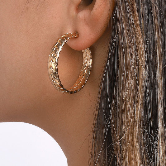 E144 Simple C-shaped fashion earrings metal twist braid exaggerated earrings punk night earrings for women