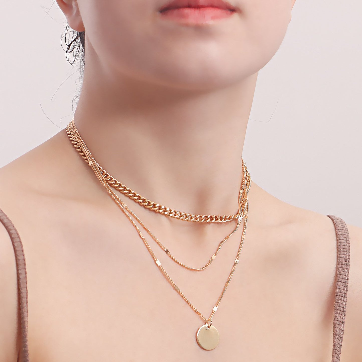 Jewelry punk geometric disc pendant necklace female niche design sense light luxury choker