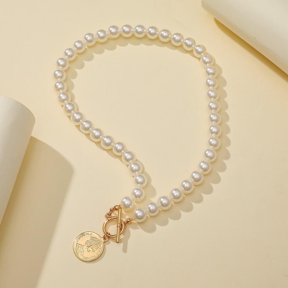 Ins temperament versatile necklace fashion metal ancient coins personality OT buckle short necklace pearl multi-element necklace