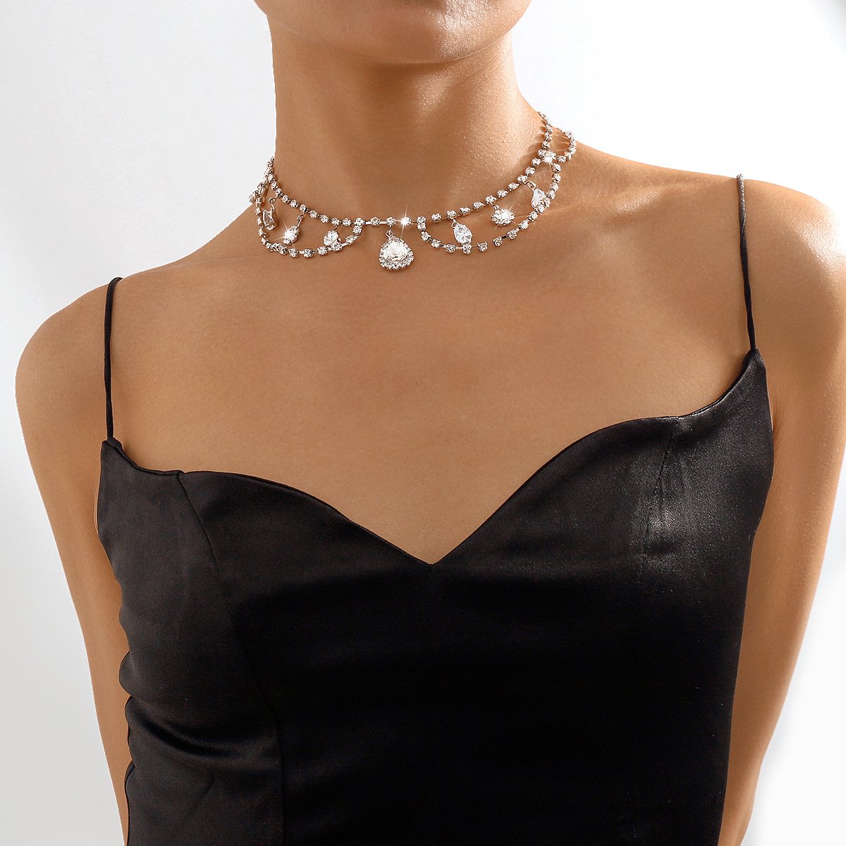 N1826 Minority Light Luxury Retro Rhinestone Necklace Rhinestone Tassel Temperament Ladies Retro Personality Necklace