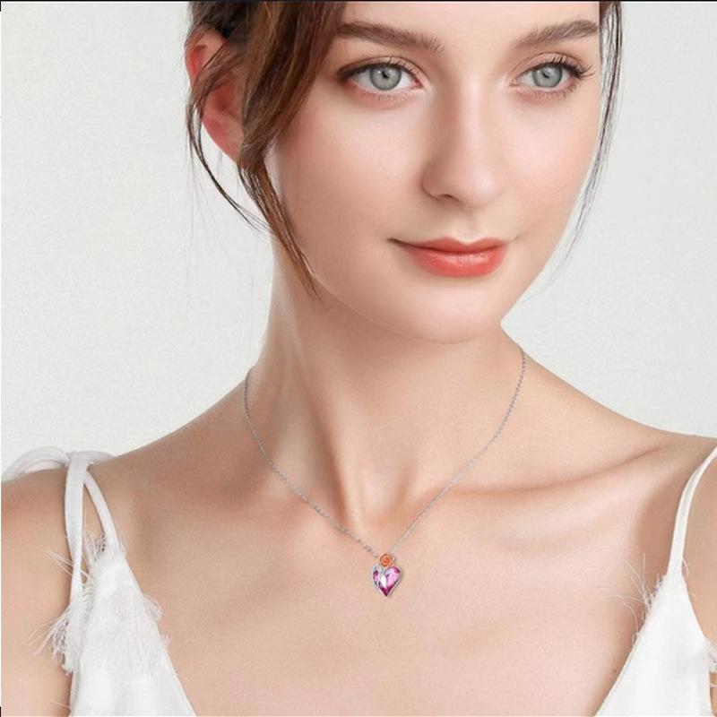 Jewelry rose pendant necklace female niche design high-end sentimental heart diamond jewelry gift