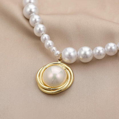 Fashion French Irregular Pearl Round Card Pendant Trendy Elegant Temperament Sexy Clavicle Necklace