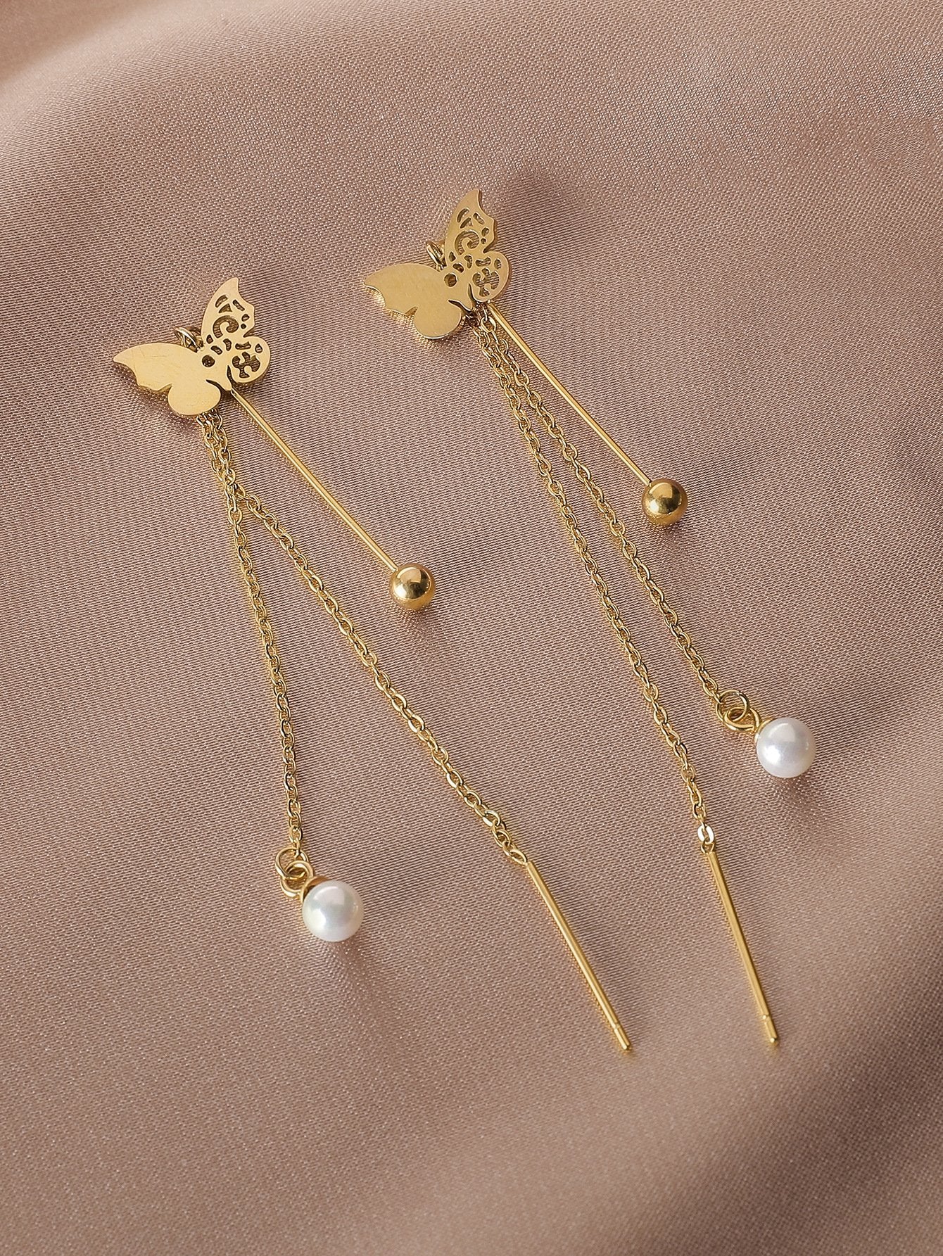 Stainless steel gold-plated color-preserving hollowed-out butterfly pearl ear wire elegant tassel ladies titanium steel gold bead earrings