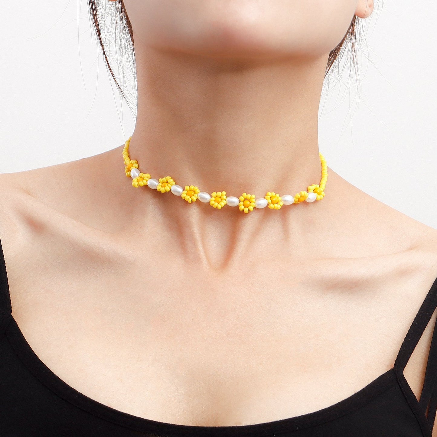 Creative mixed color small flower imitation pearl sweet cool necklace female small fresh and simple handmade rice bead flower necklace