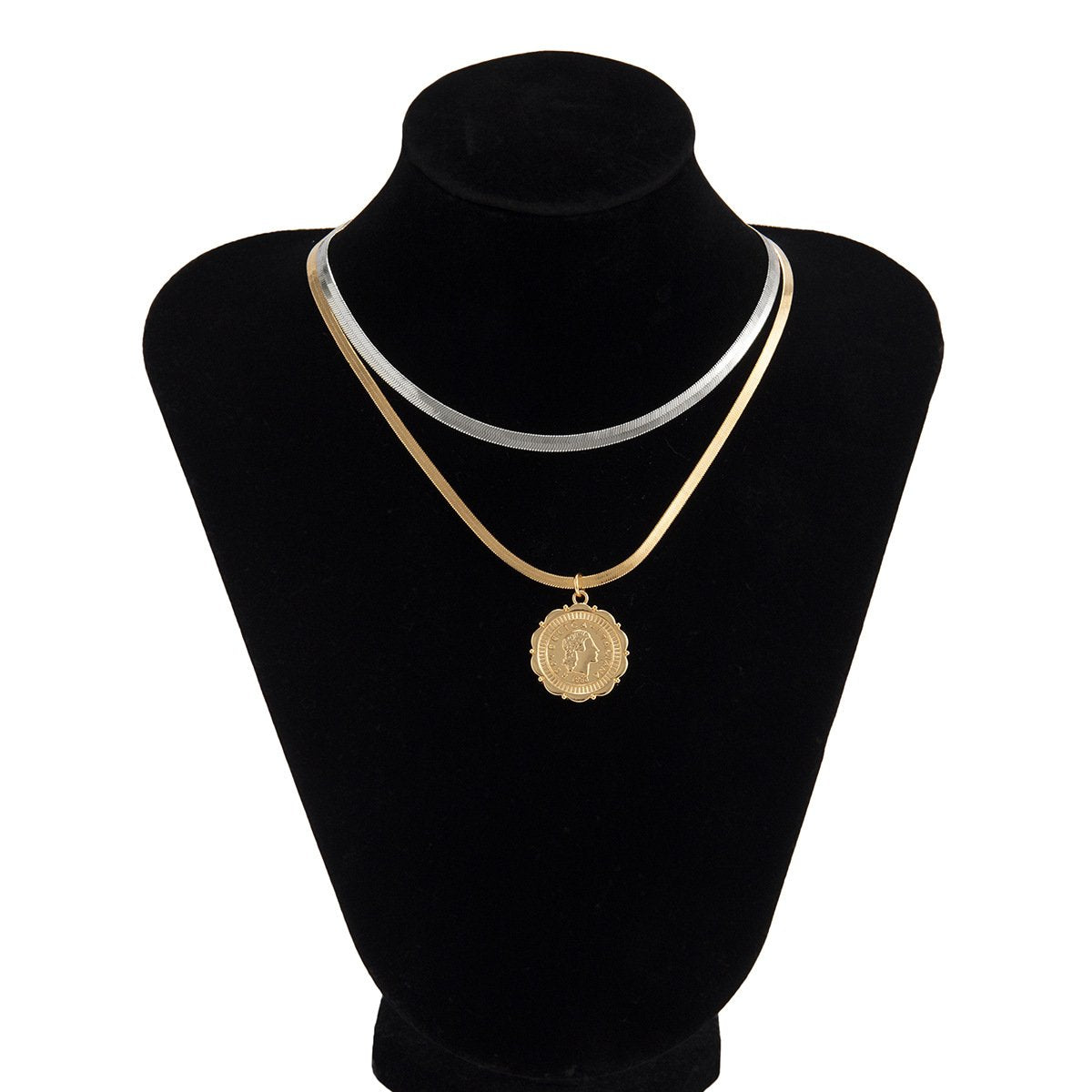 Jewelry Creative Portrait Retro Three-dimensional Necklace Simple Contrasting Color Double Snake Bone Chain Necklace Female