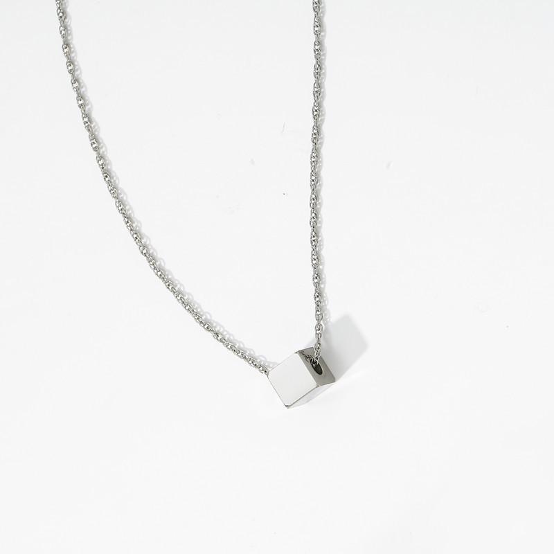 Minimalist Design Cos Cube Light Luxury Texture Titanium Steel Simple Fashion Versatile Necklace Female Small Cube