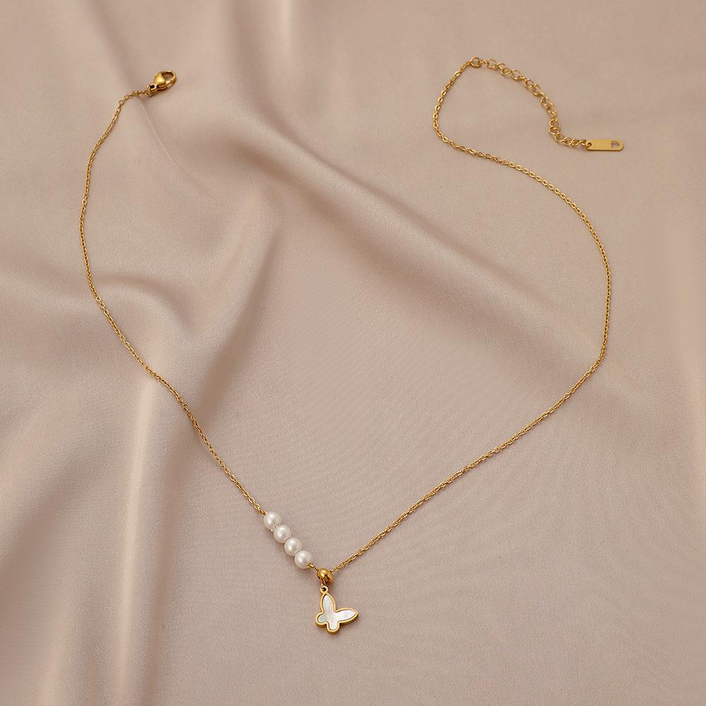Fashion stainless steel butterfly mother-of-pearl pendant titanium steel trendy aesthetic and elegant pearl clavicle necklace