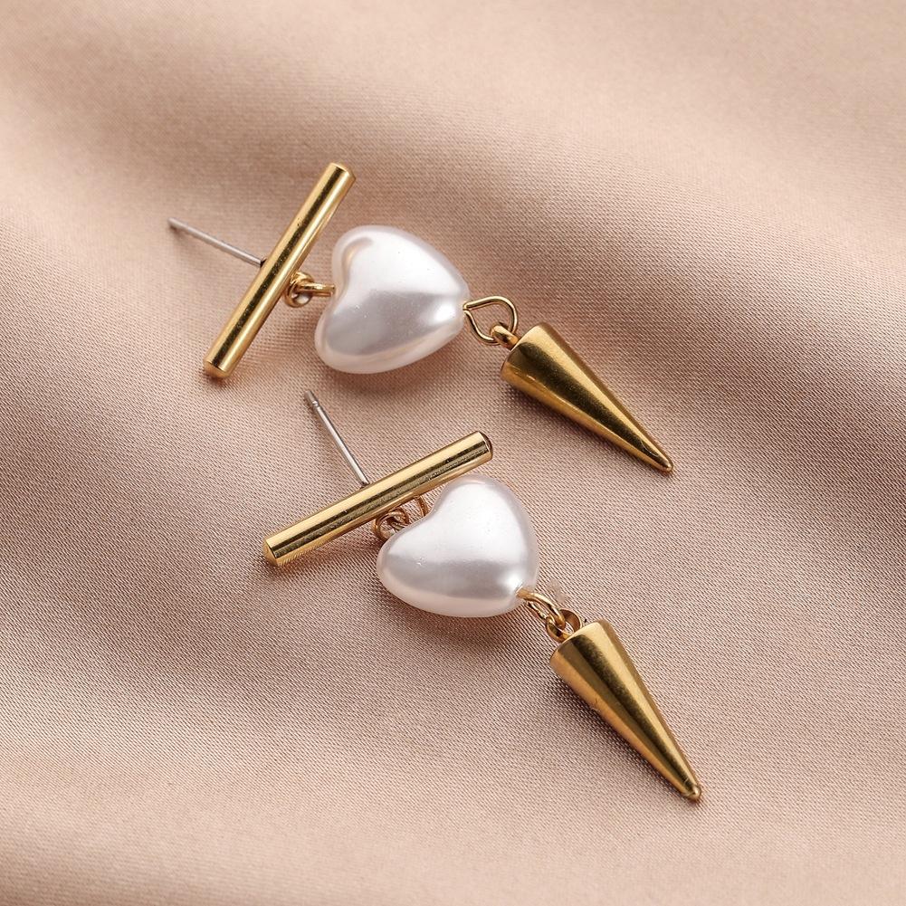 Stainless Steel Heart Pearl Rivet Earrings Creative Niche Temperament Design Sense Ear Studs Fashion Personality Accessories