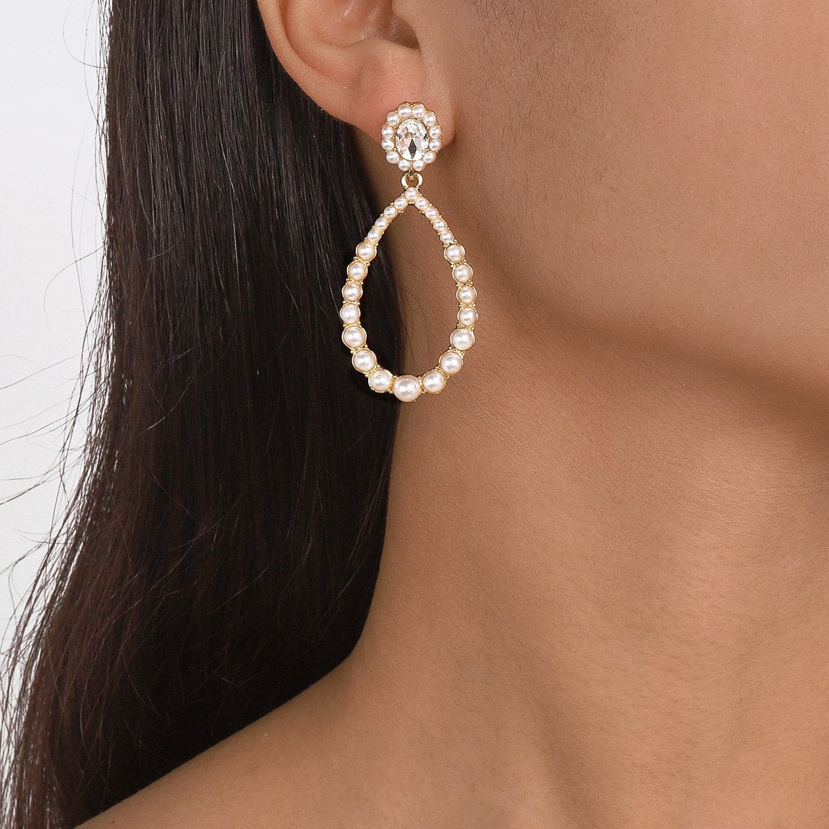 E1678 French light luxury retro simple pearl earrings rhinestone temperament personality niche design earrings