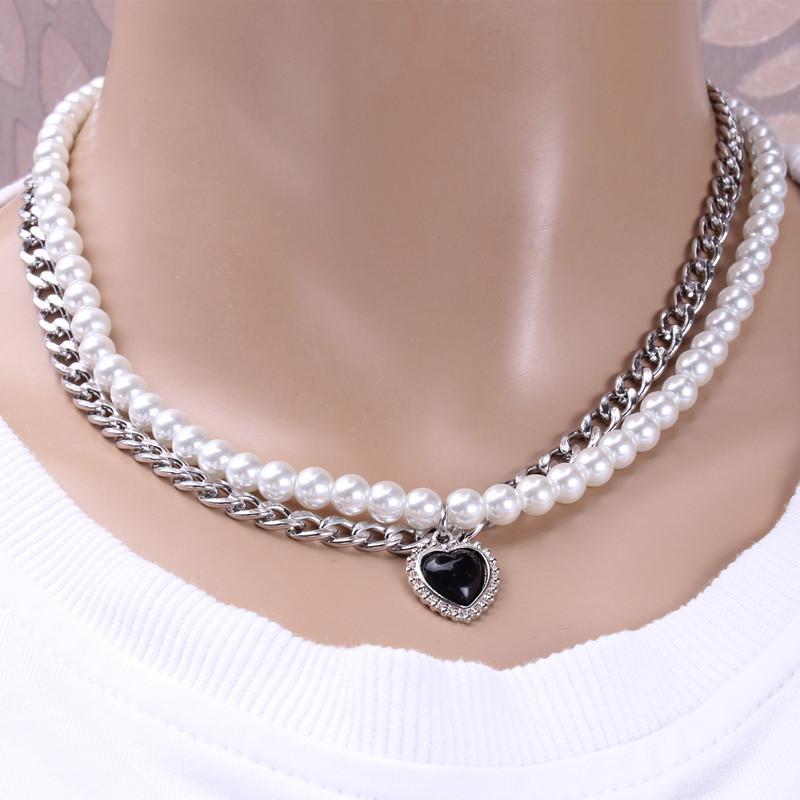 Ins net red temperament fashion special-shaped pearl love necklace black peach heart design collarbone chain