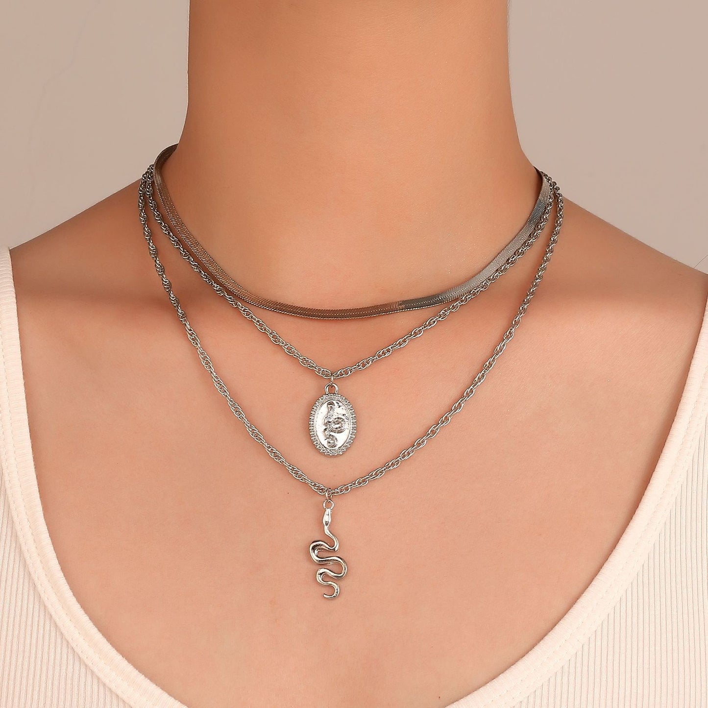 Fashion retro multi-layer snake necklace ins cold metal long sweater chain animal clavicle chain female