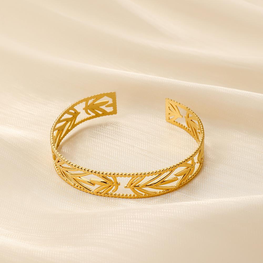 Retro Simple and Exquisite Ladies Stainless Steel Niche Design Tree Leaf Adjustable Bracelet